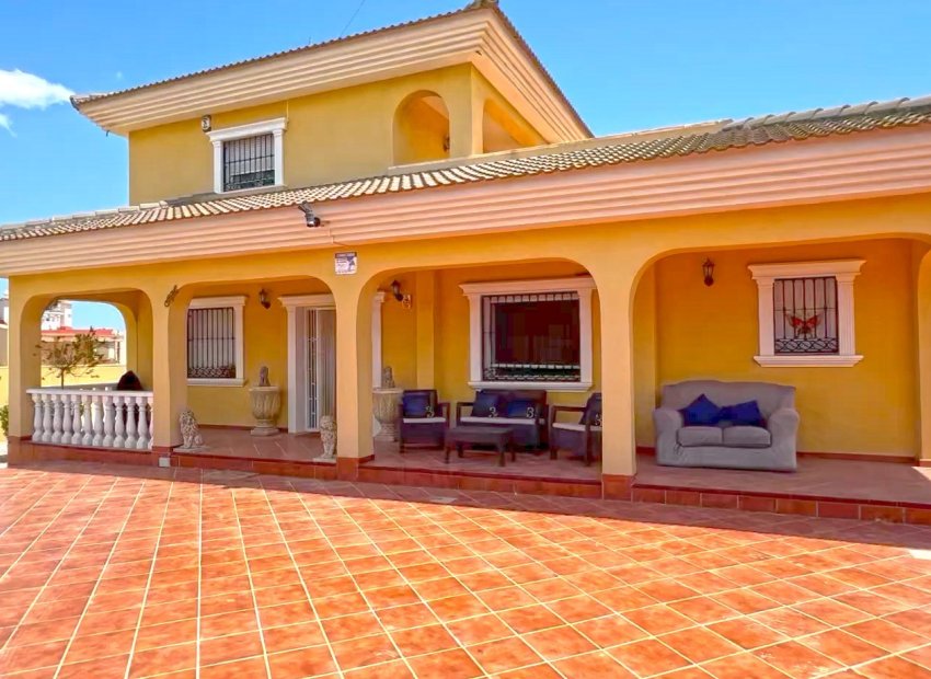 Herverkoop - Villa - Torrevieja - Los Balcones