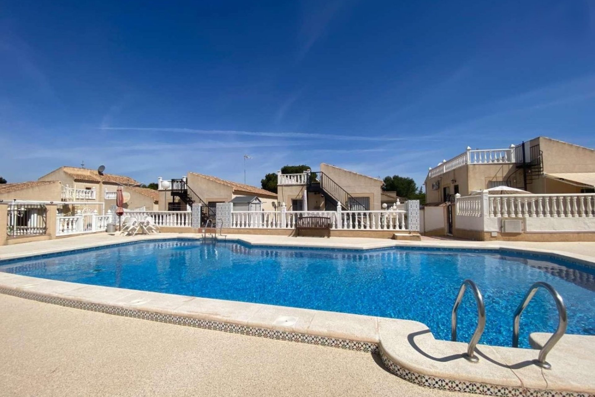 Herverkoop - Villa - Torrevieja - Los Balcones