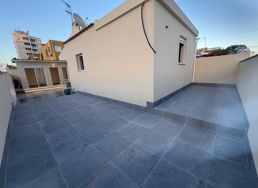 Herverkoop - Villa - Torrevieja - Parque las naciones