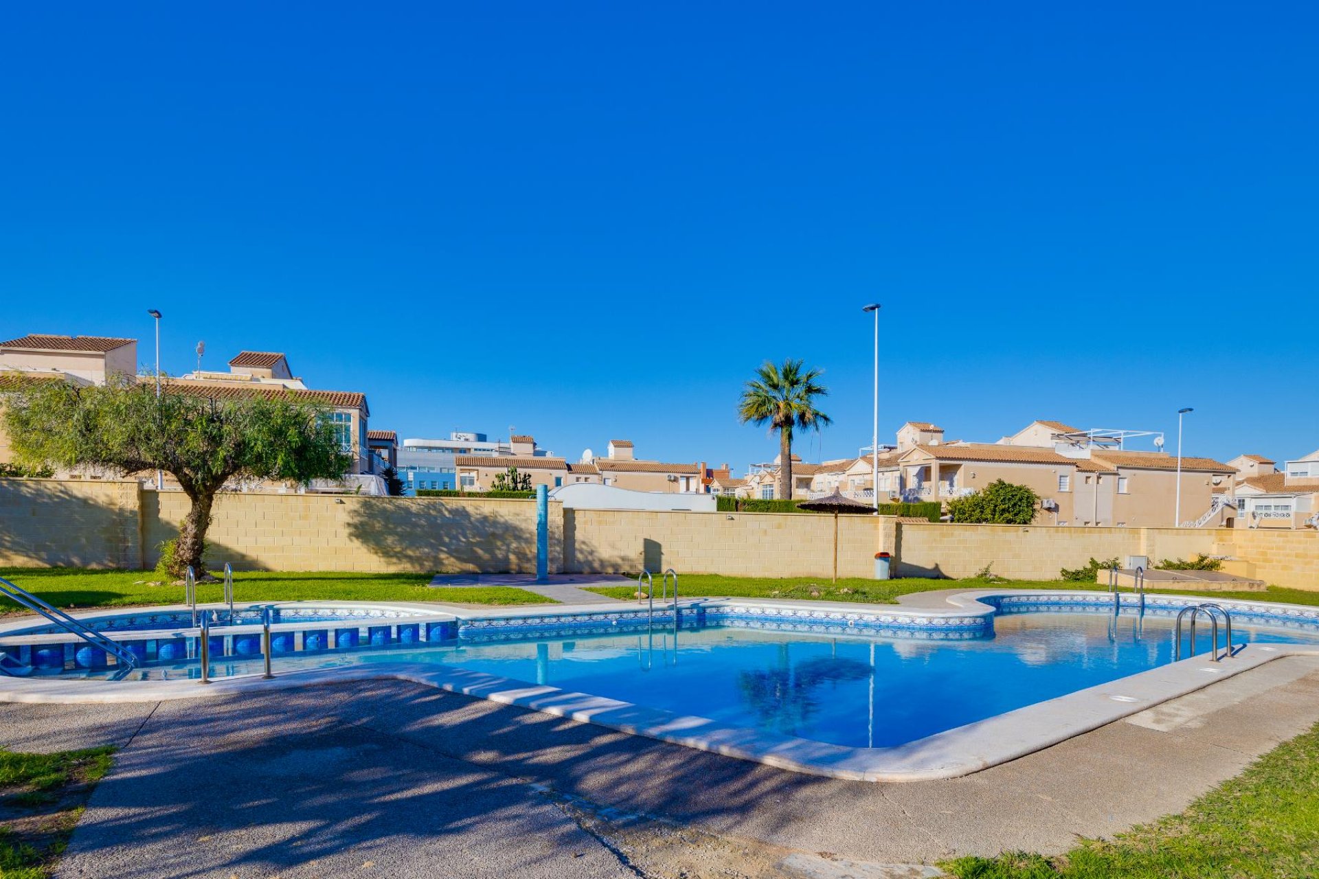 Herverkoop - Villa - Torrevieja - Pueblo - Centro