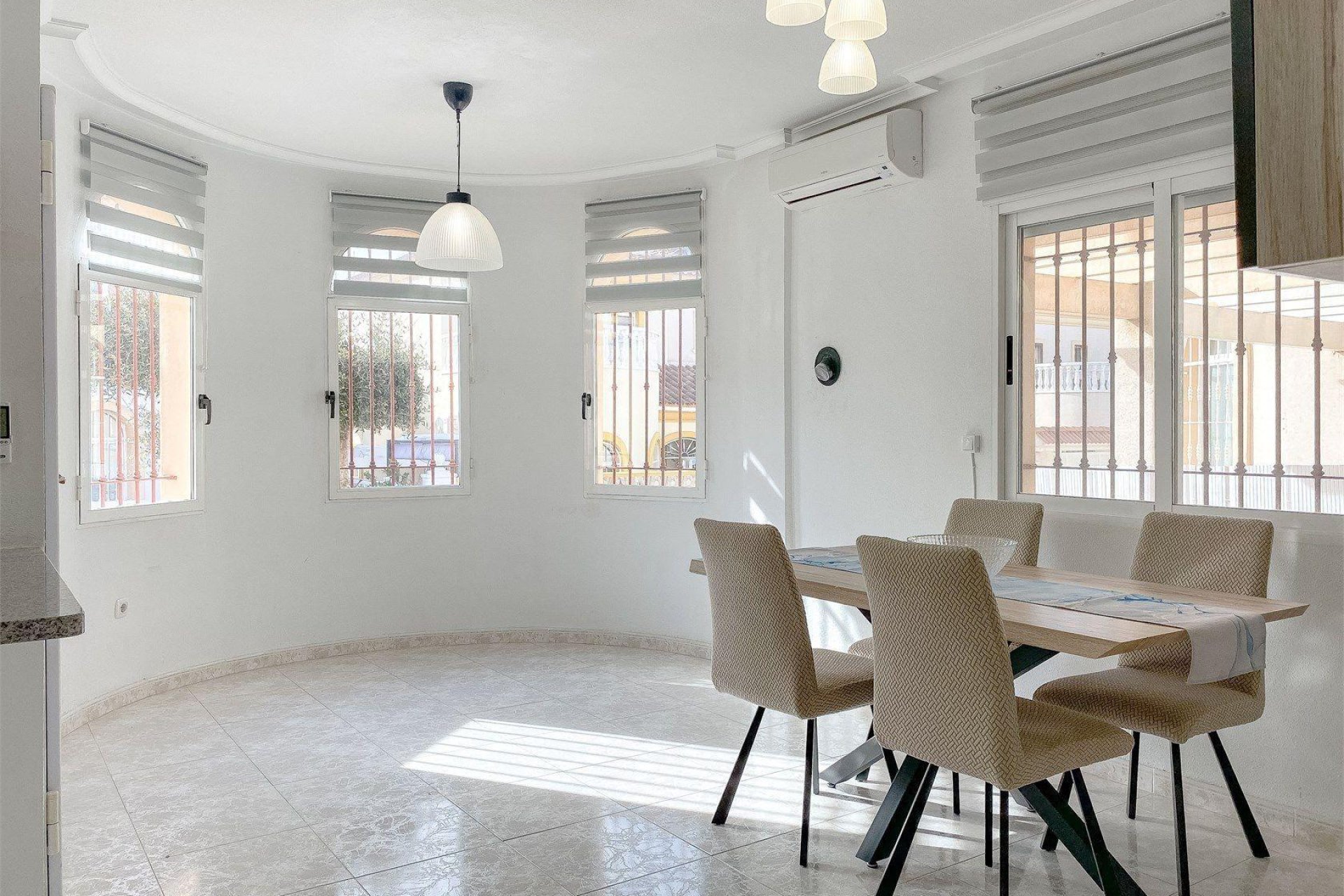 Herverkoop - Villa - Torrevieja