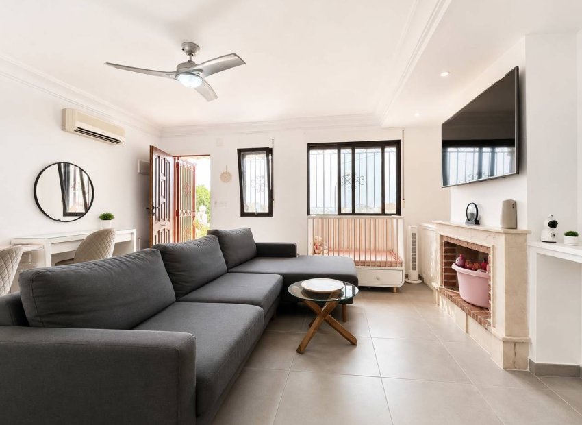 Herverkoop - Villa - Villamartin - Blue lagoon