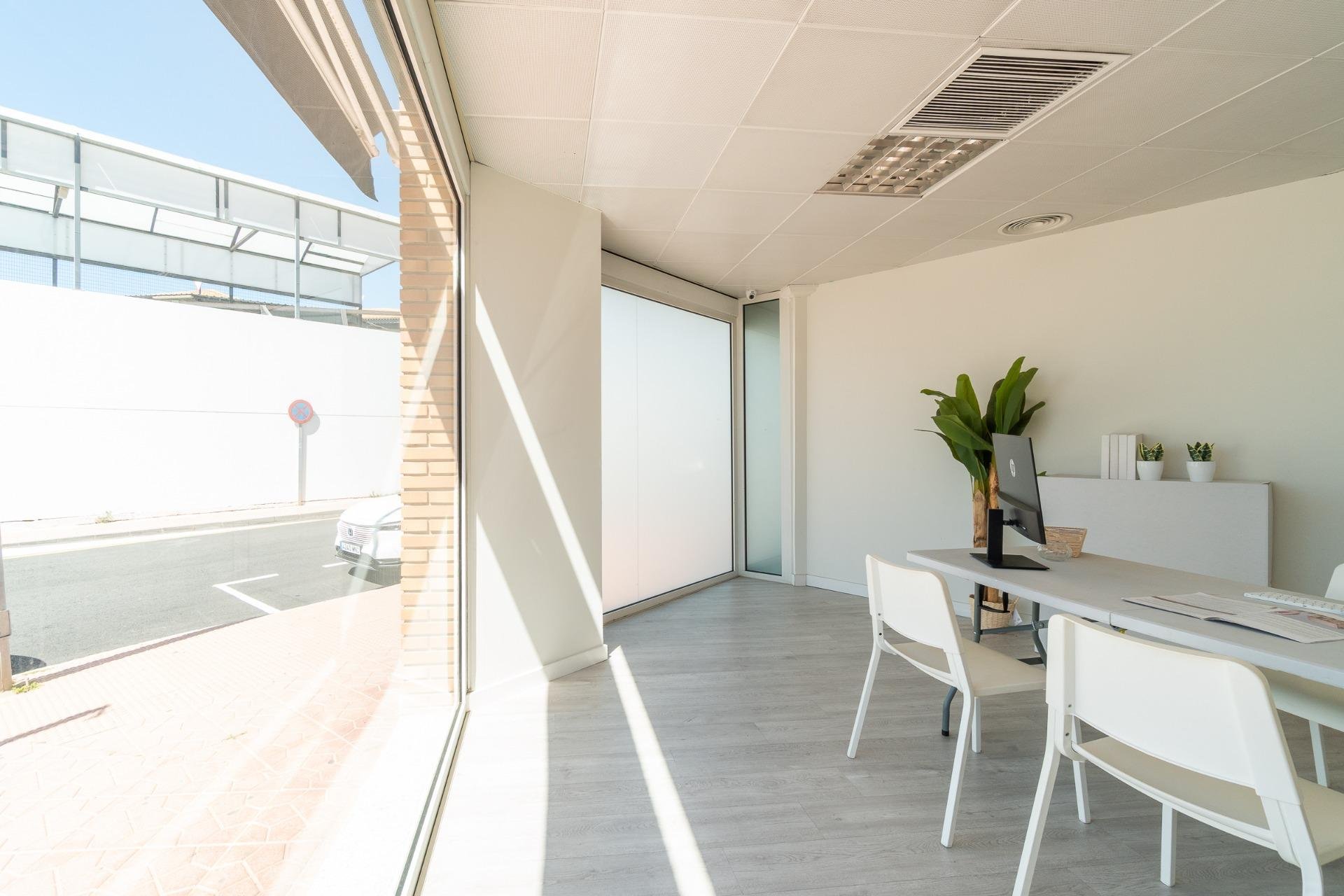 Long Term Rental - Commercial * - Orihuela Costa * - Playa Flamenca *