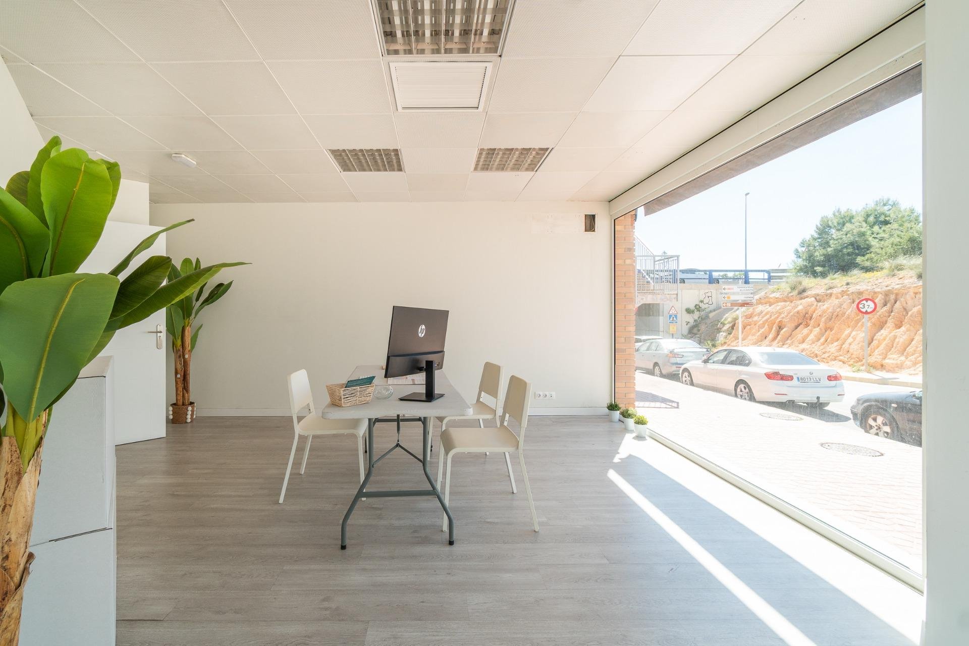 Long Term Rental - Commercial * - Orihuela Costa * - Playa Flamenca *