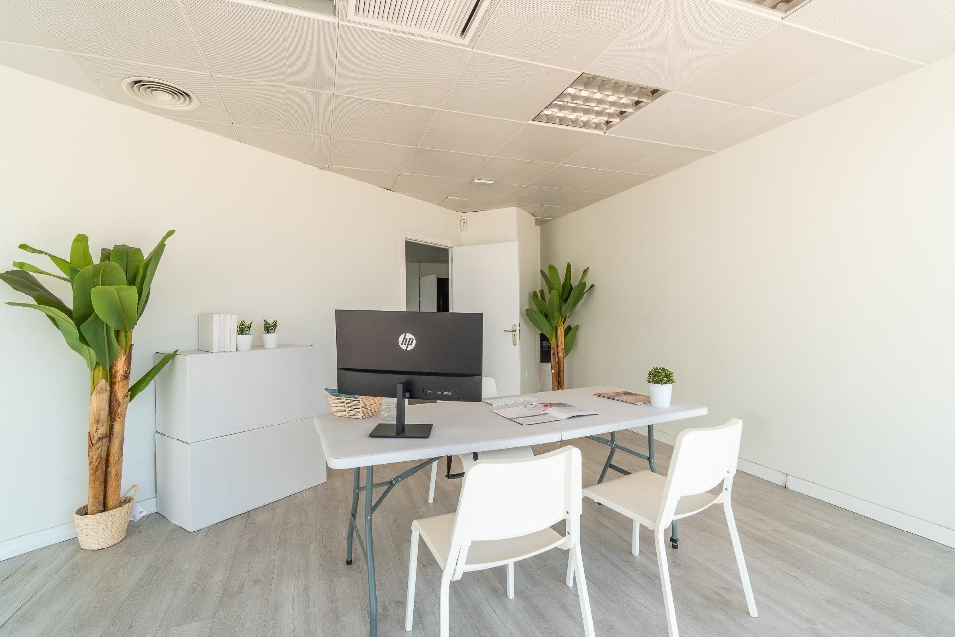 Long Term Rental - Commercial * - Orihuela Costa * - Playa Flamenca *