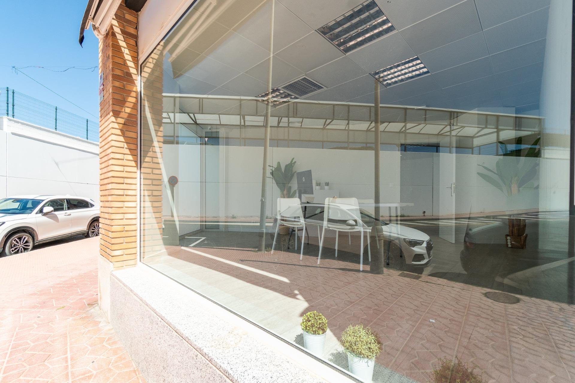 Long Term Rental - Commercial * - Orihuela Costa * - Playa Flamenca *