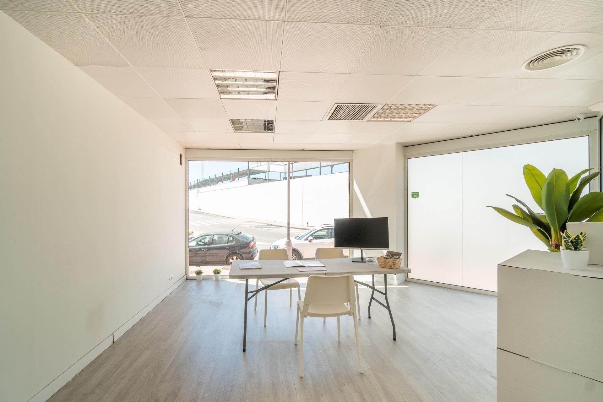 Long Term Rental - Commercial * - Orihuela Costa * - Playa Flamenca *