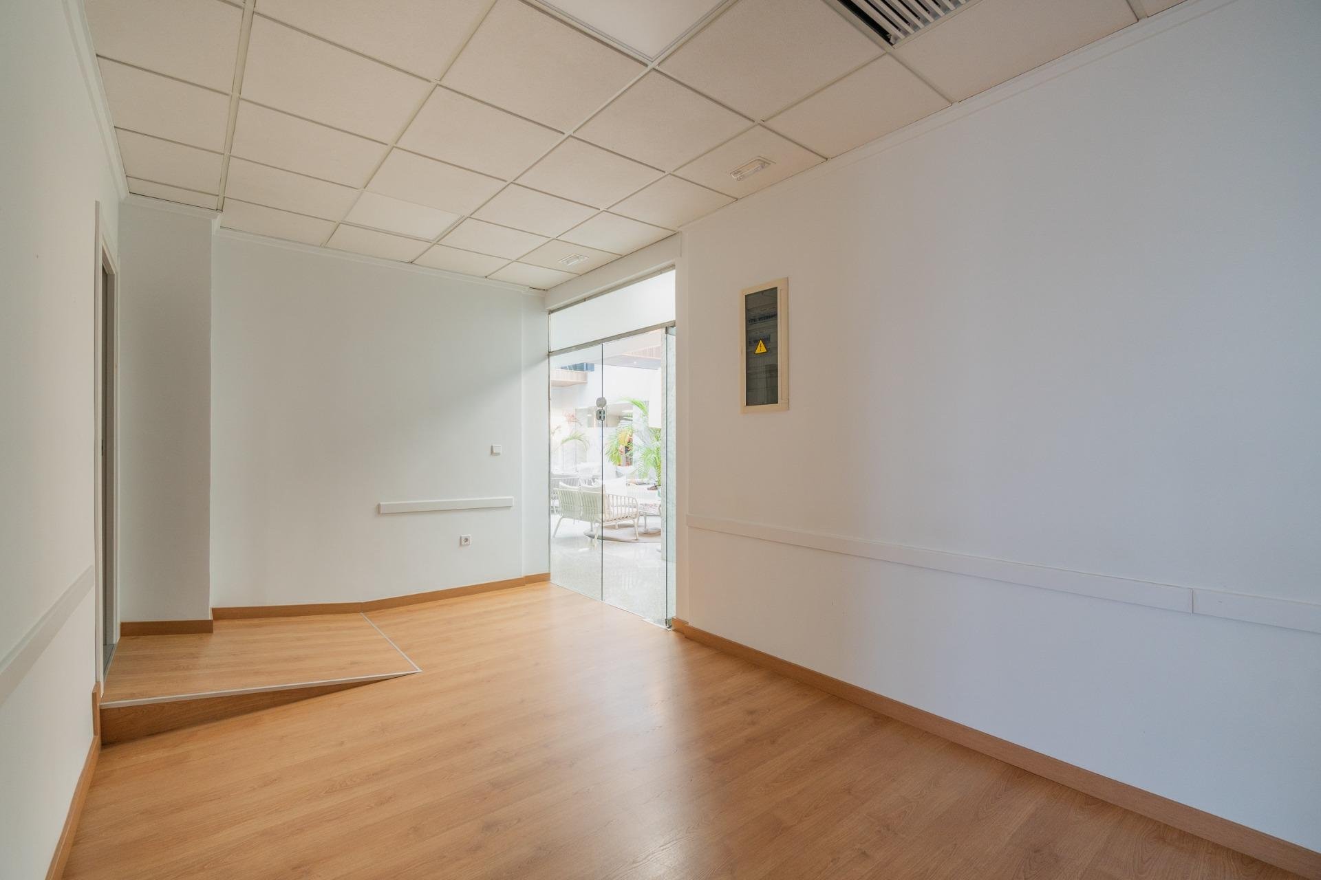 Long Term Rental - Commercial * - Orihuela Costa * - Playa Flamenca *