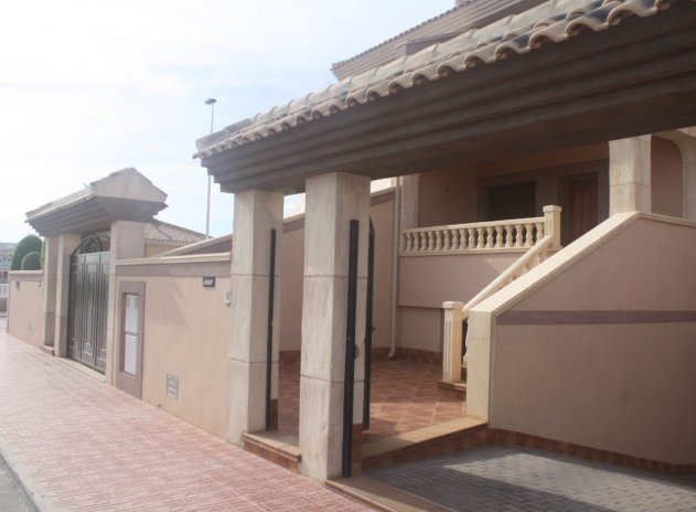 Maison mitoyenne - Nouvelle construction - Torrevieja - DSN-17252