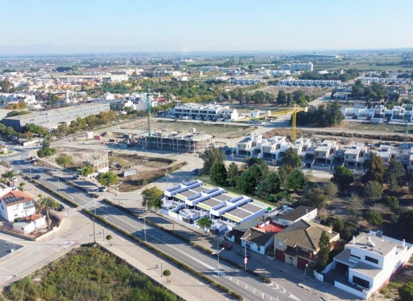 Neue Gebäude - Terrassenhaus - Dolores - Sector 3
