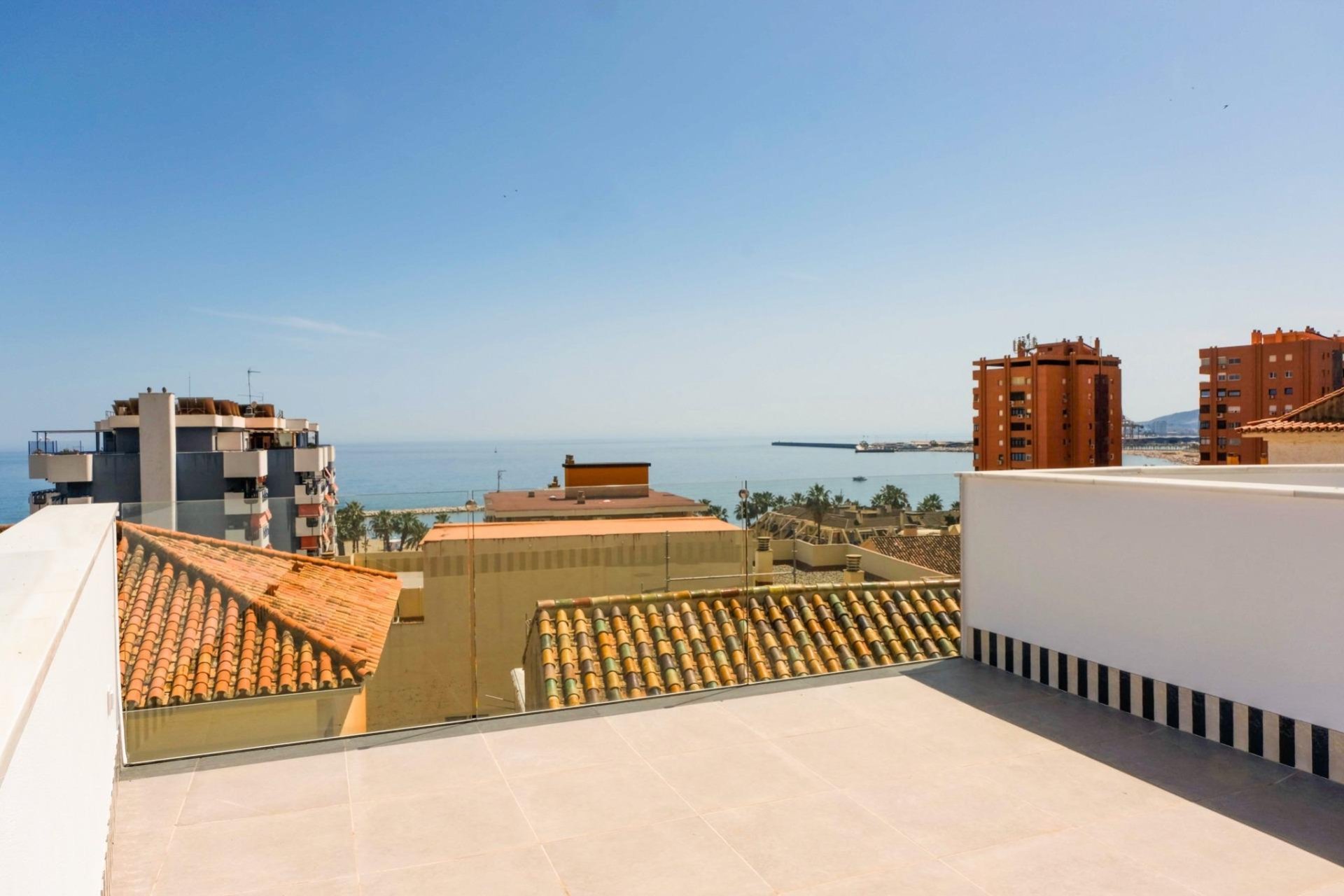 Neue Gebäude - Terrassenhaus - Málaga - Playa de la Malagueta