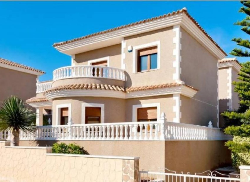 Neue Gebäude - Villa - Torrevieja - Los Altos