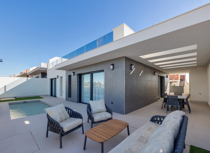 Neue Gebäude - Villa - Torrevieja - Parque Acuático - Sector 25