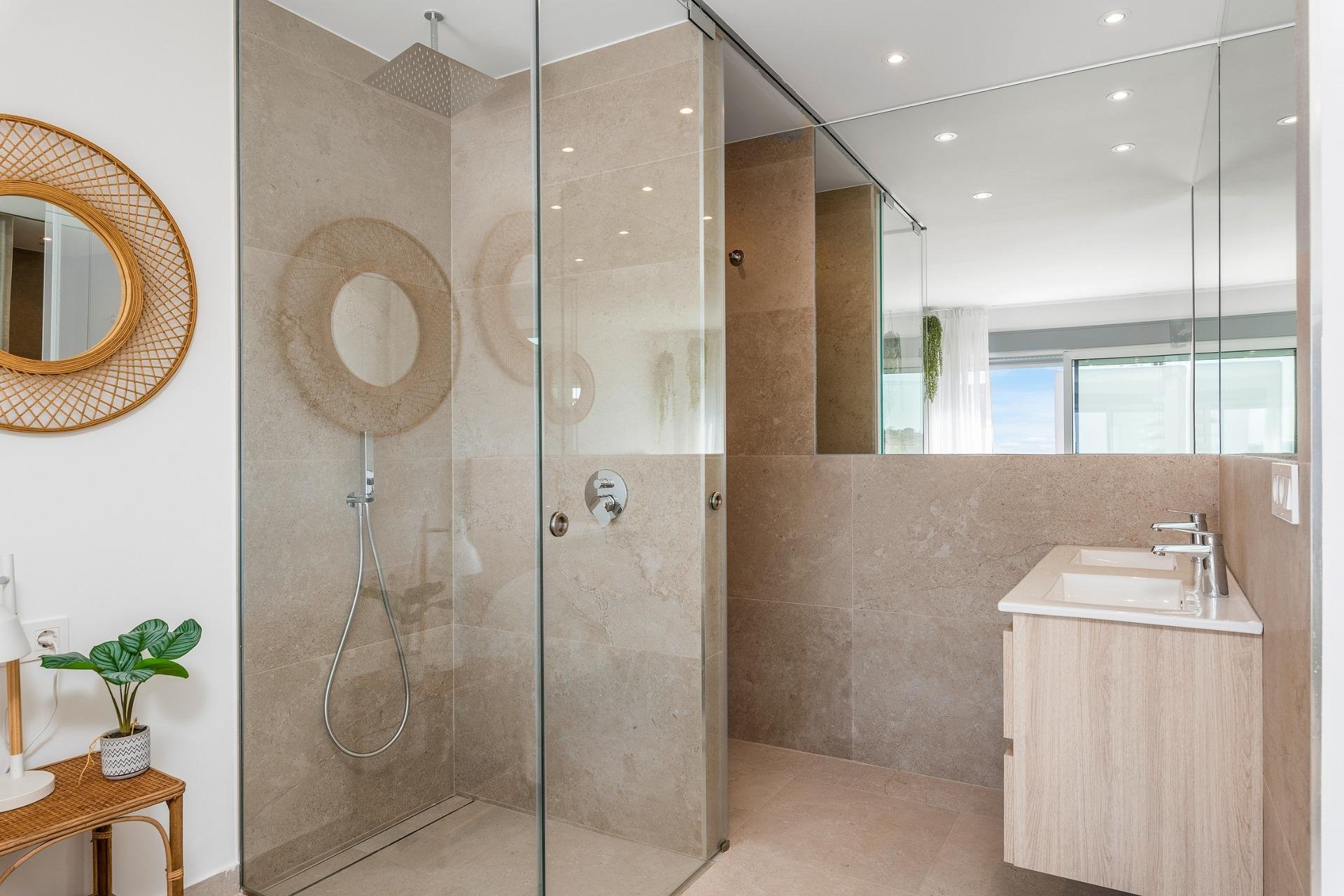 Neue Gebäude - Wohnung - Dolores - Sector 3