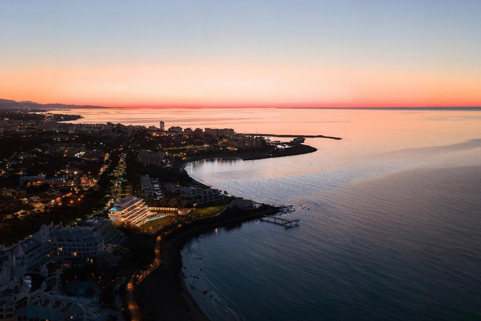 New Build - Apartment / Flat * - Estepona * - Playa De Guadalobon