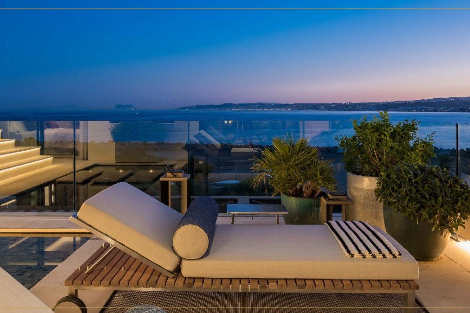 New Build - Apartment / Flat * - Estepona * - Playa del Cristo