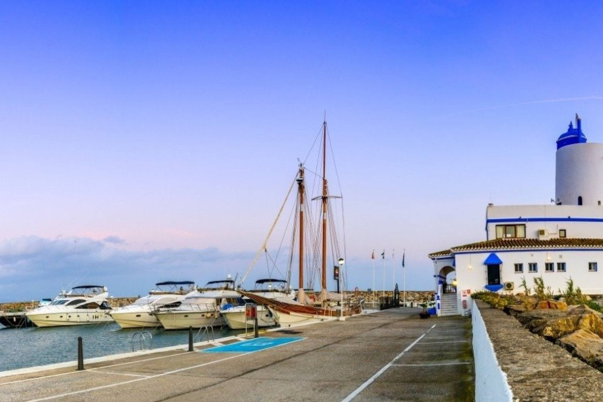 New Build - Townhouse * - Manilva * - Punta Chullera *