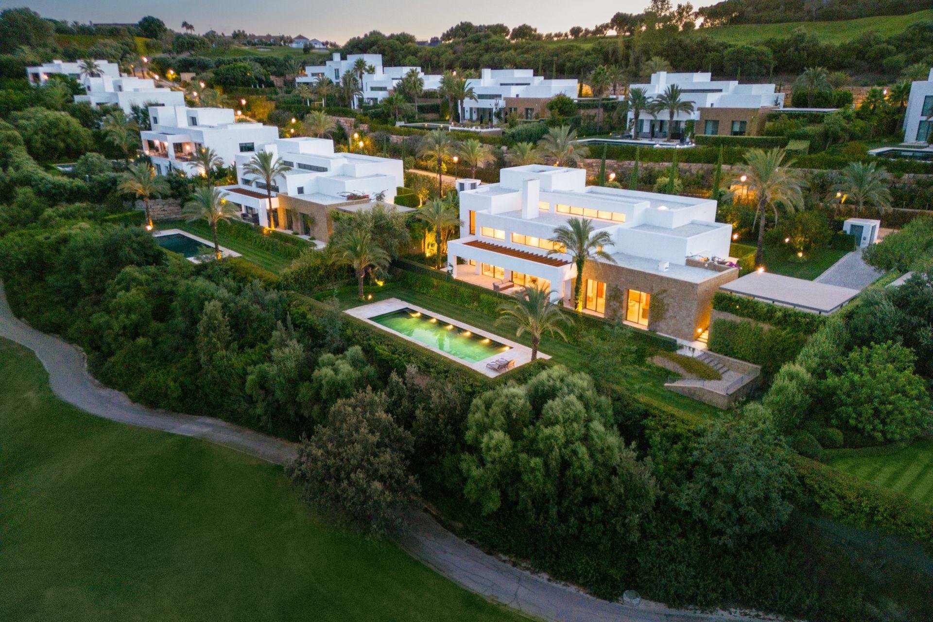 New Build - Villa * - Casares * - Pedregales