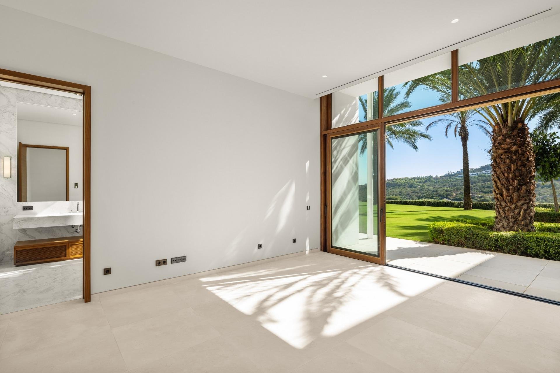 New Build - Villa * - Casares * - Pedregales