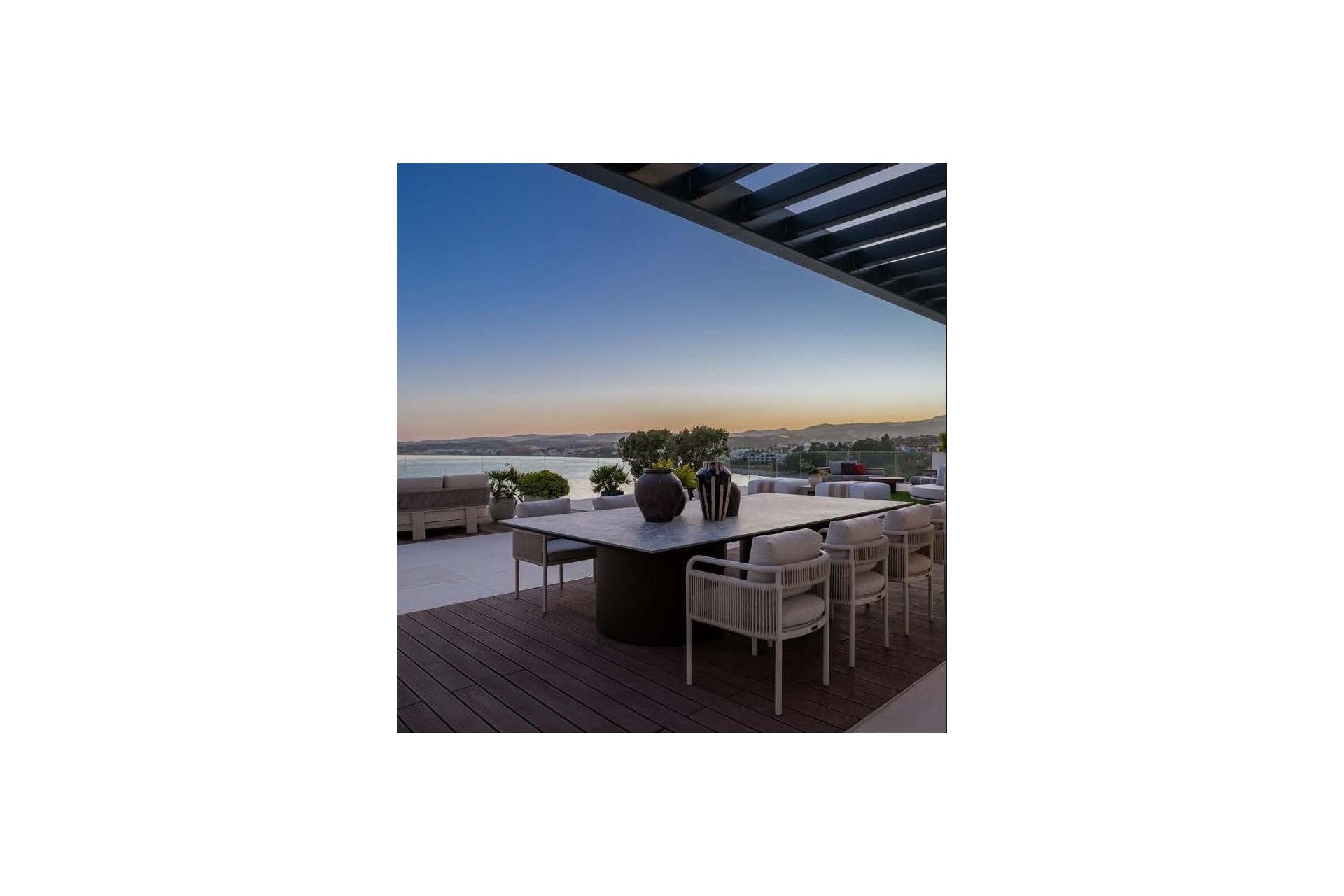 Obra nueva - Apartamento / Piso - Estepona - Playa del Cristo