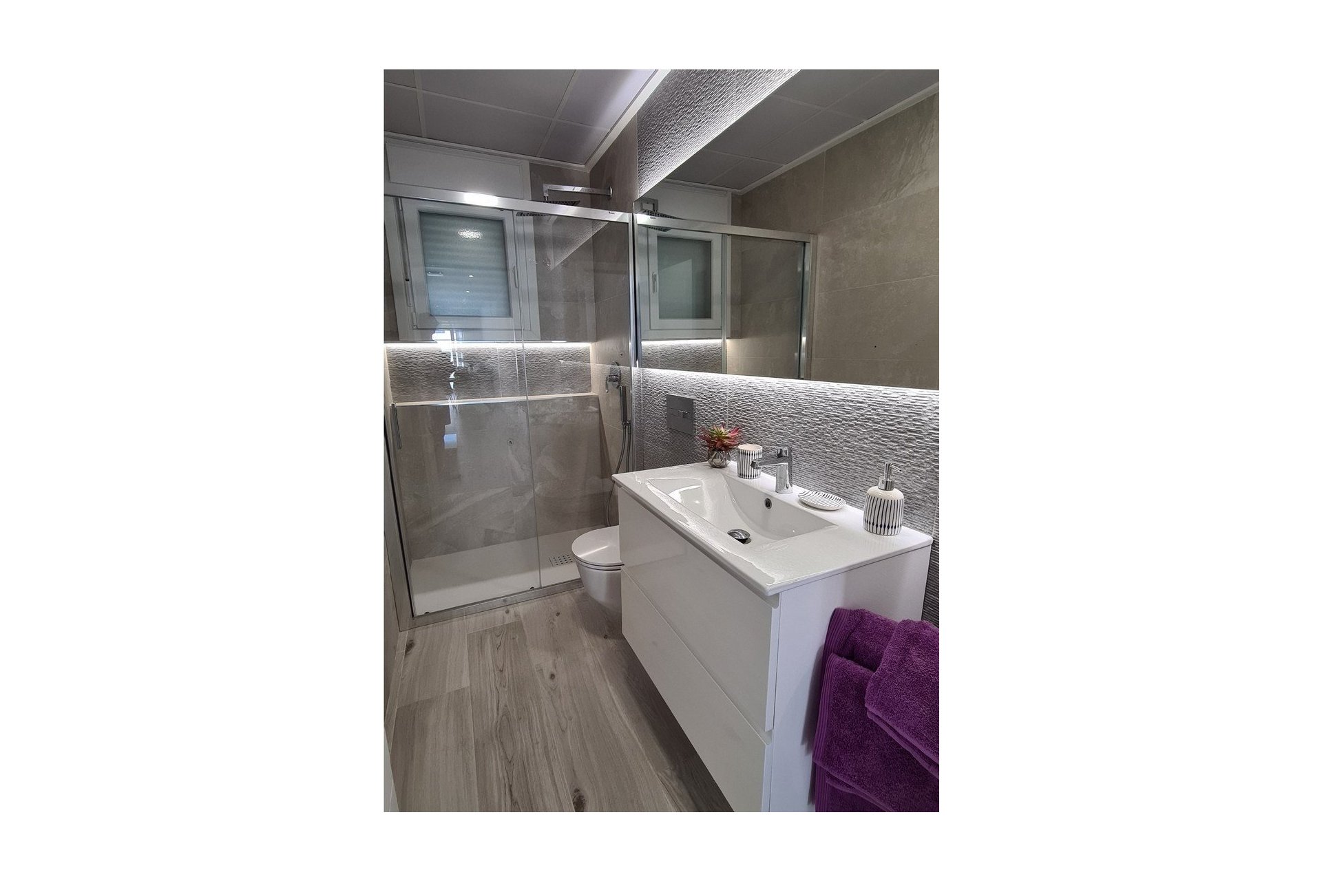 Obra nueva - Casa adosada - Avileses