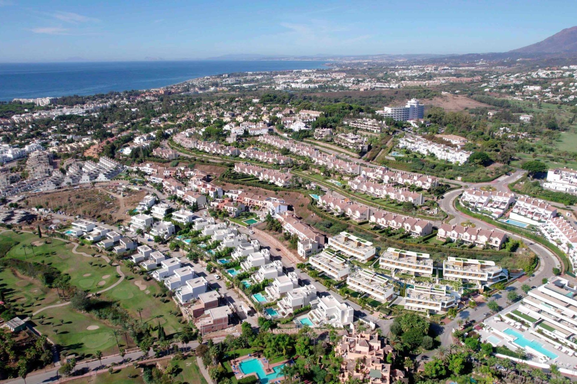 Obra nueva - Casa adosada - Estepona - El Paraiso Golf
