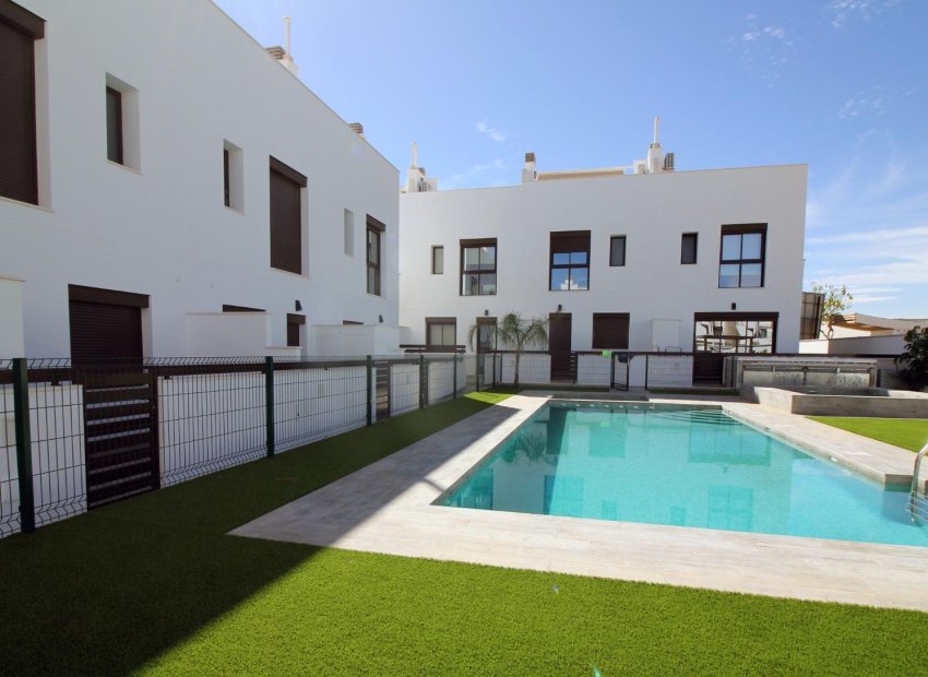 Obra nueva - Villa - Pilar de la Horadada
