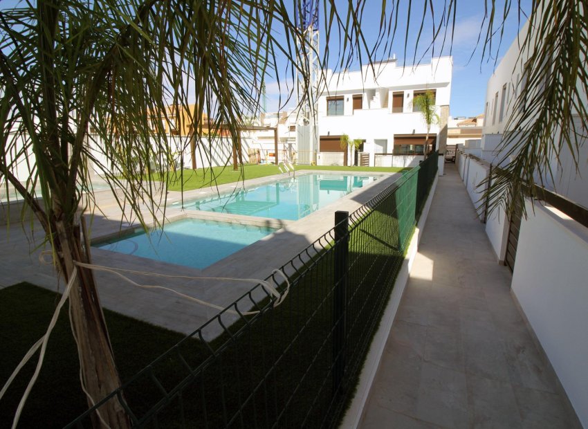 Obra nueva - Villa - Pilar de la Horadada