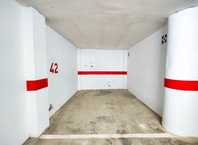 Parkplatz / Garage - Wiederverkauf - Torrevieja - Playa del Cura