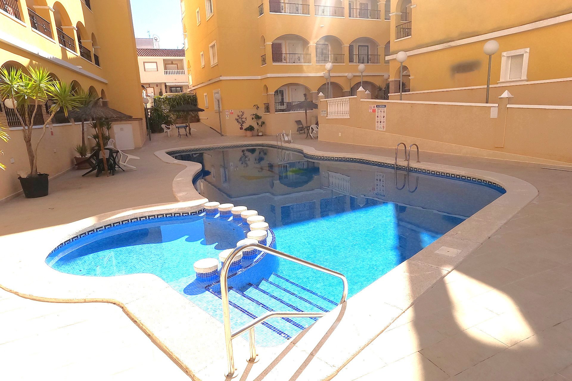 Resale - Apartment / Flat * - Algorfa *