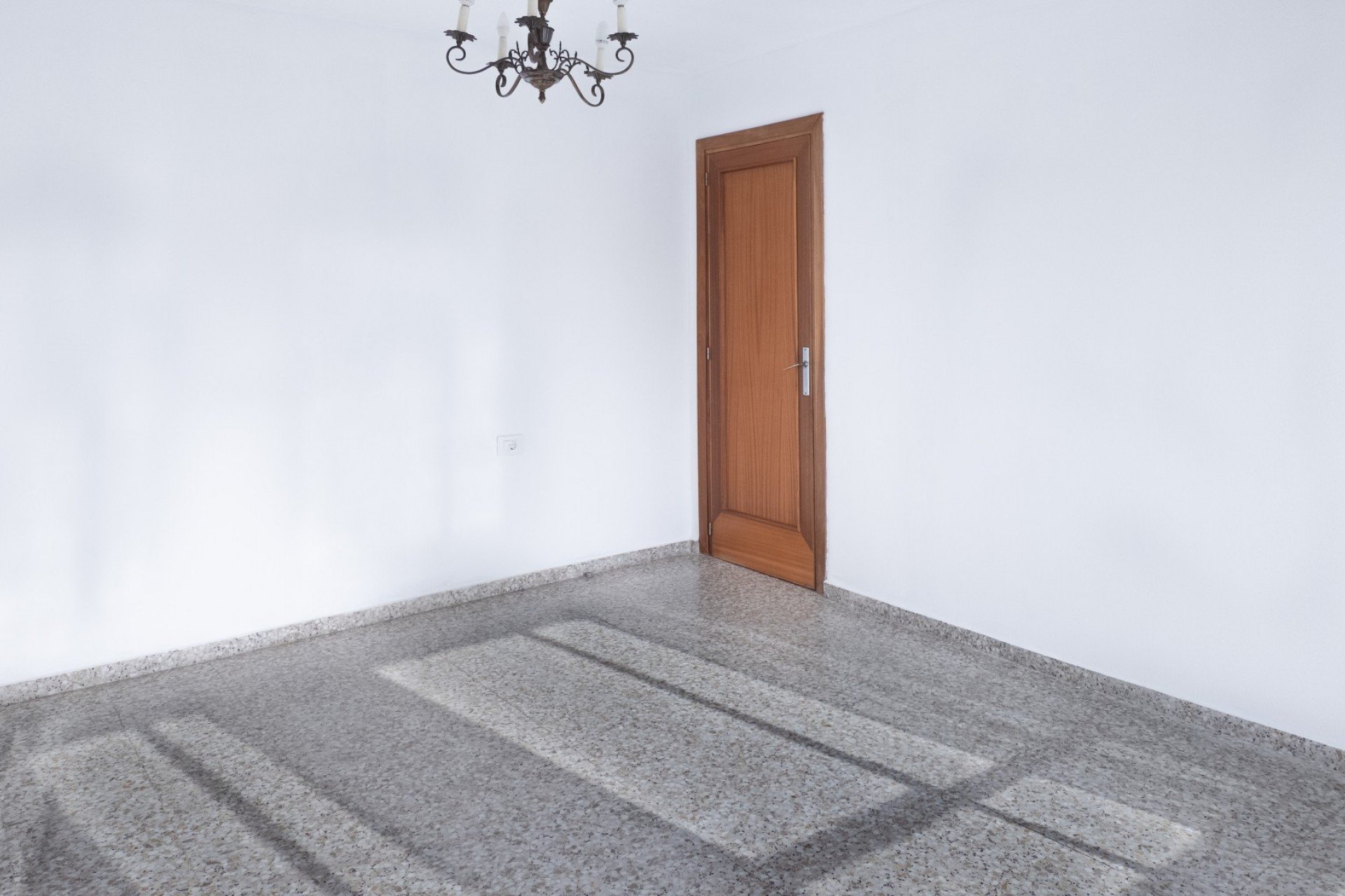 Resale - Apartment / Flat * - Alicante * - Alicante - City *