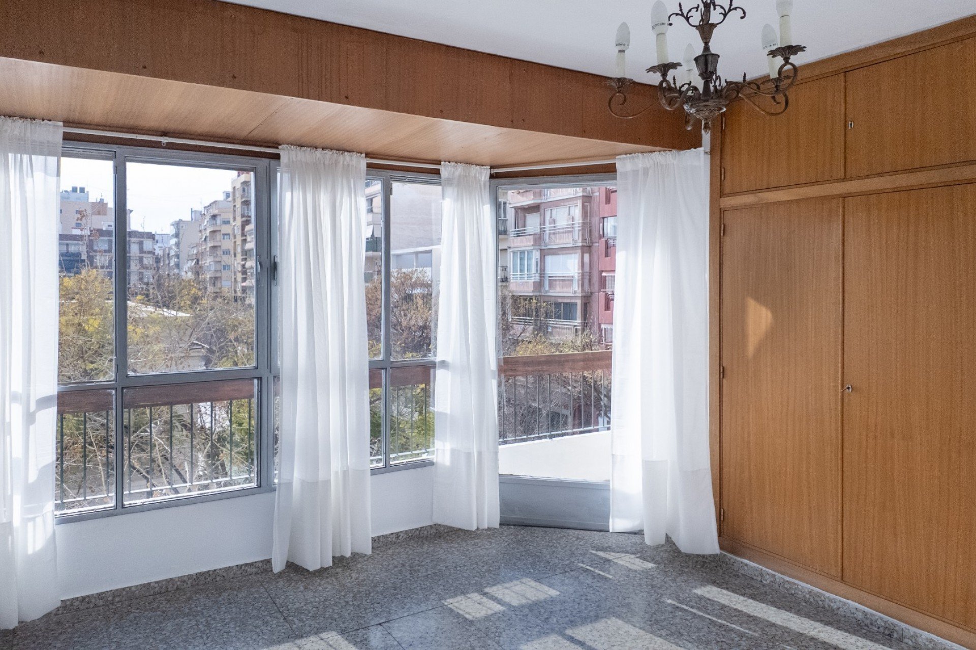 Resale - Apartment / Flat * - Alicante * - Alicante - City *