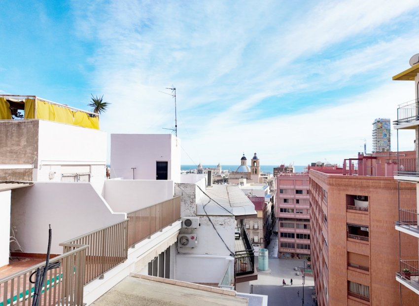 Resale - Apartment / Flat * - Alicante * - Alicante - City *
