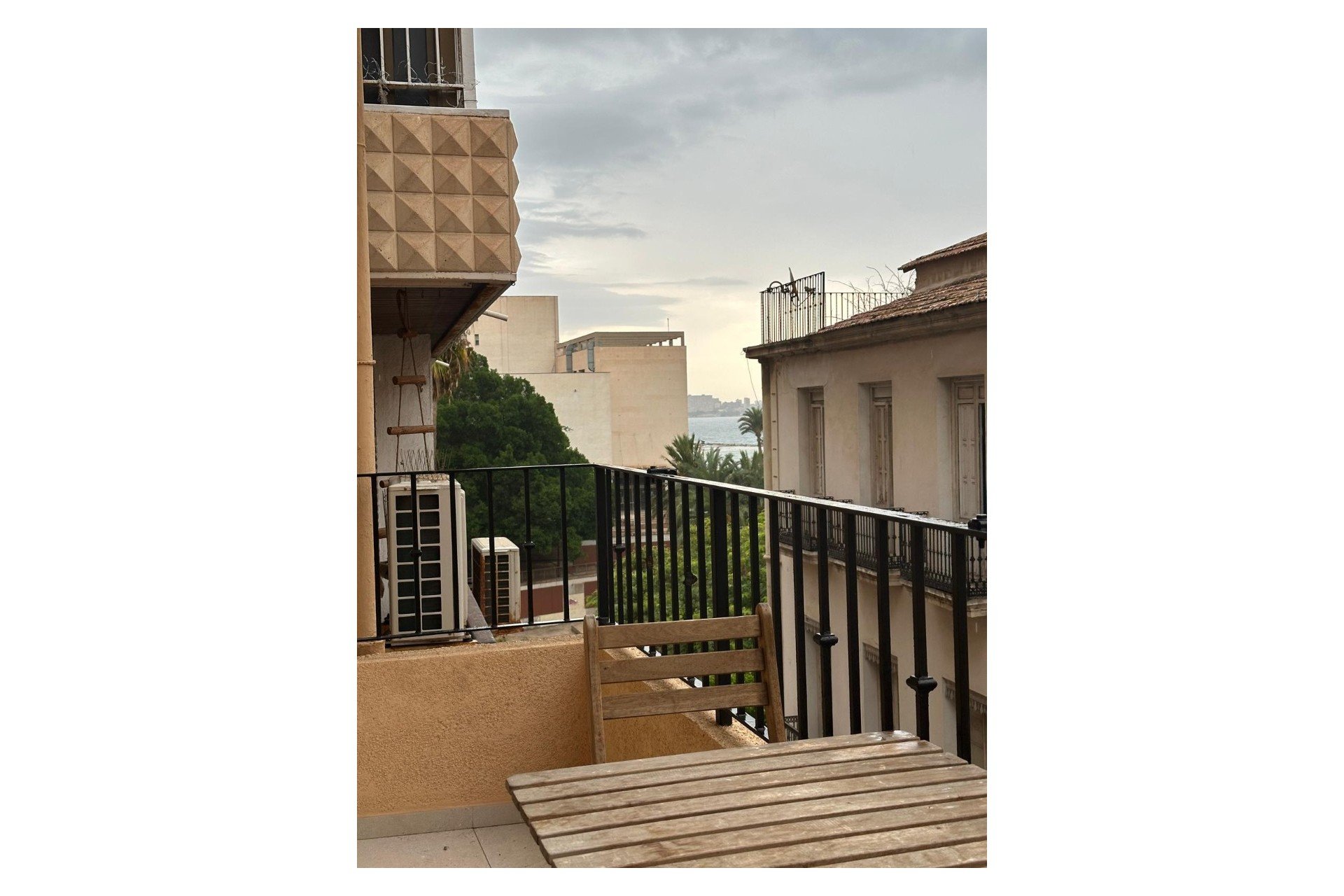 Resale - Apartment / flat - Alicante - Center