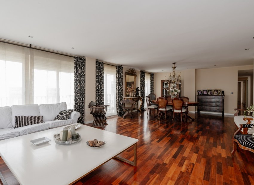 Resale - Apartment / flat - Alicante - Center