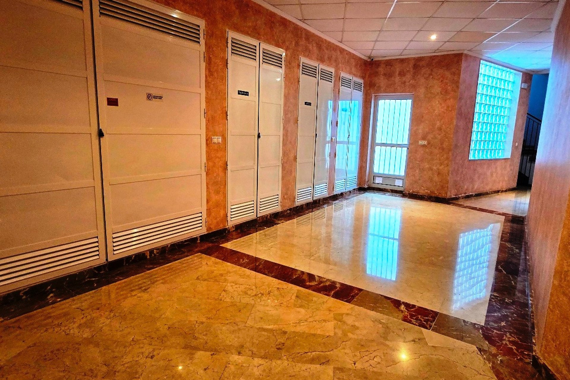 Resale - Apartment / Flat * - Almoradi