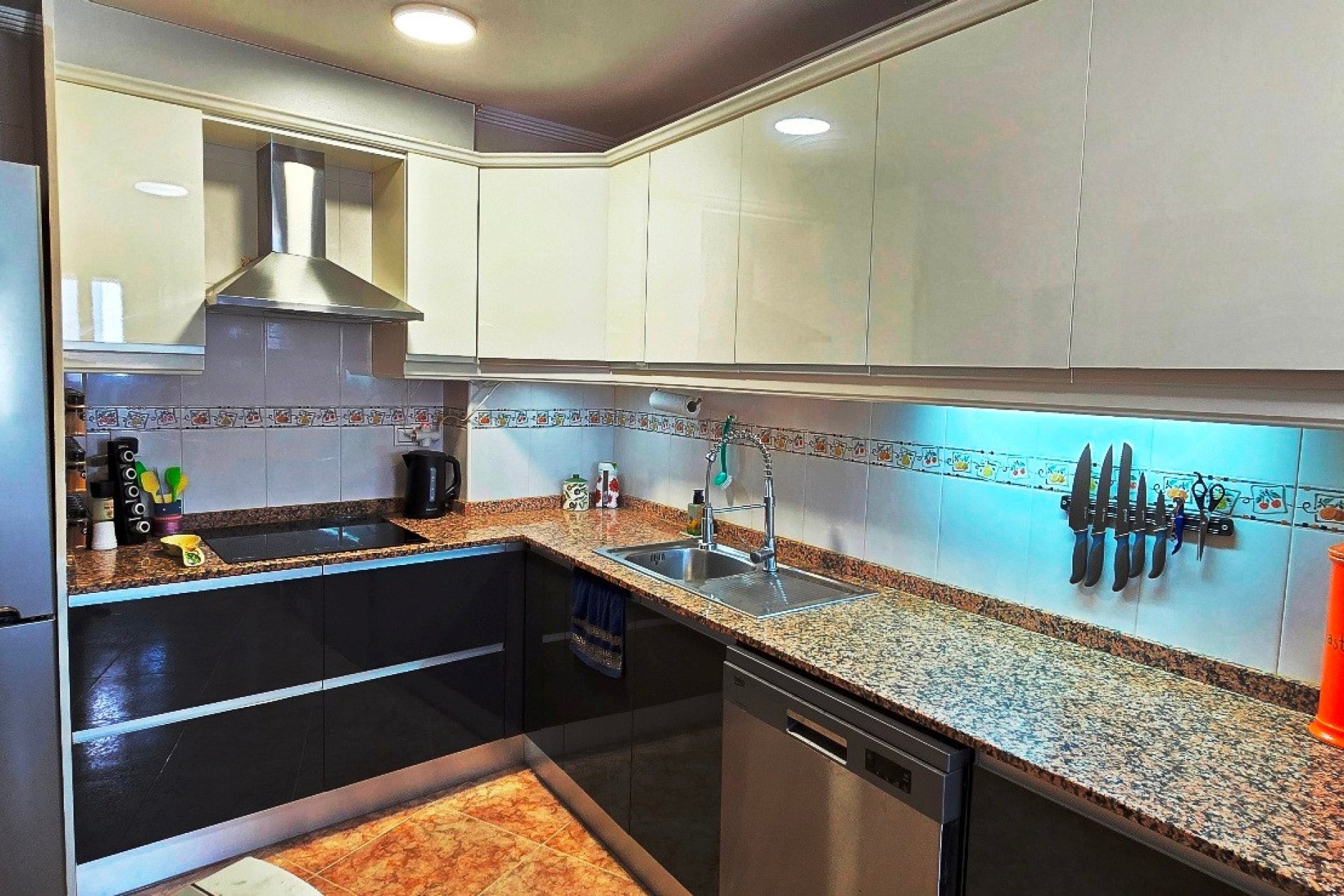 Resale - Apartment / Flat * - Almoradi