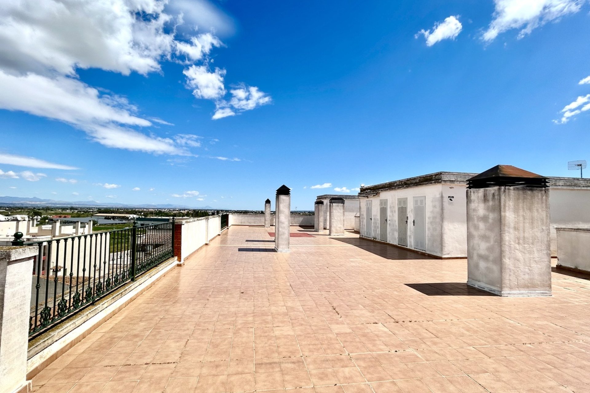 Resale - Apartment / Flat * - Almoradí *