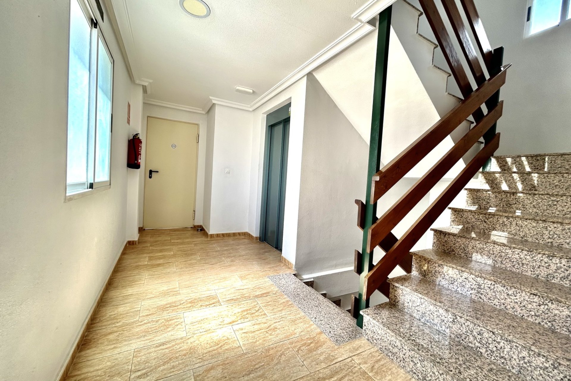 Resale - Apartment / Flat * - Almoradí *
