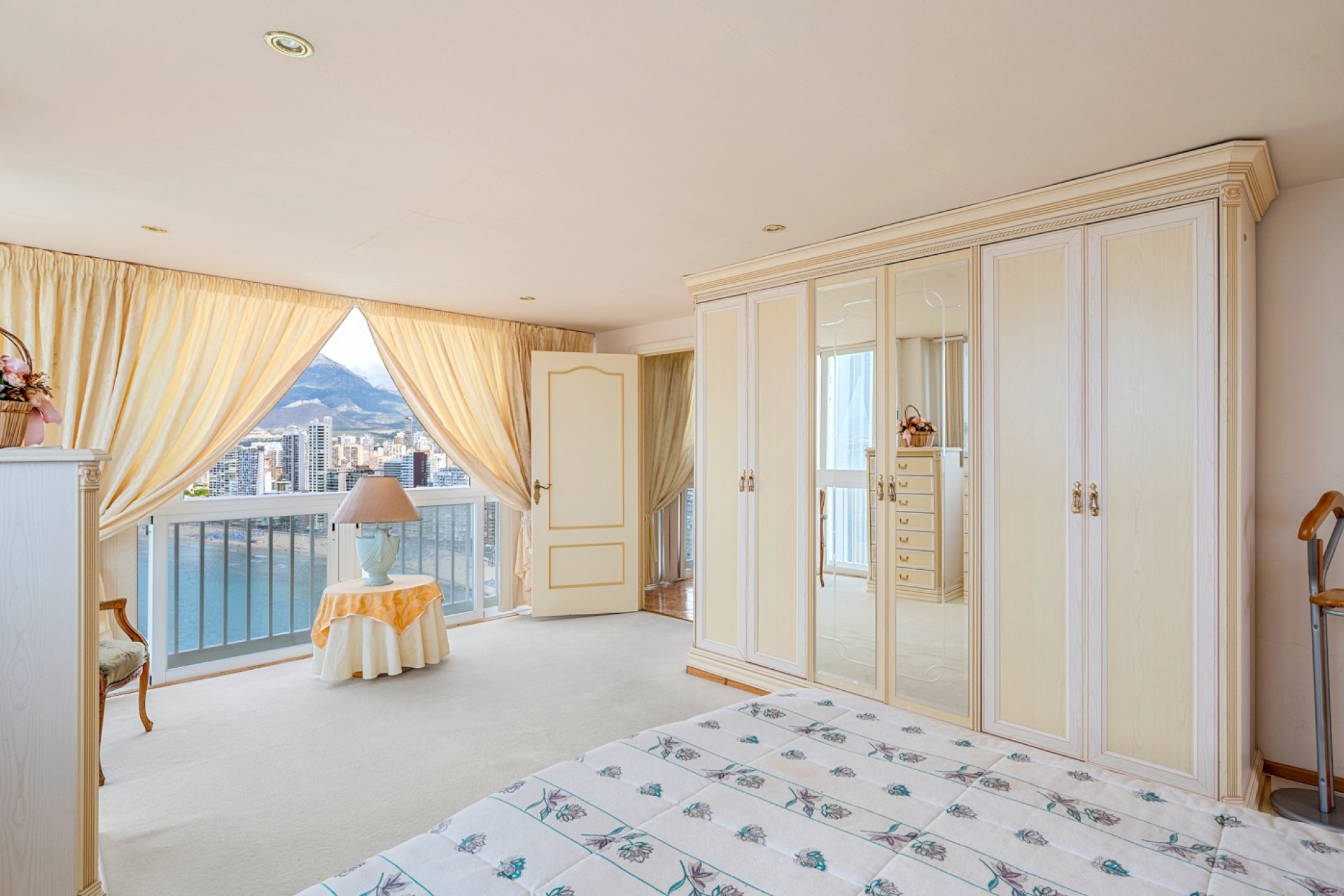 Resale - Apartment / Flat * - Benidorm - Levante*