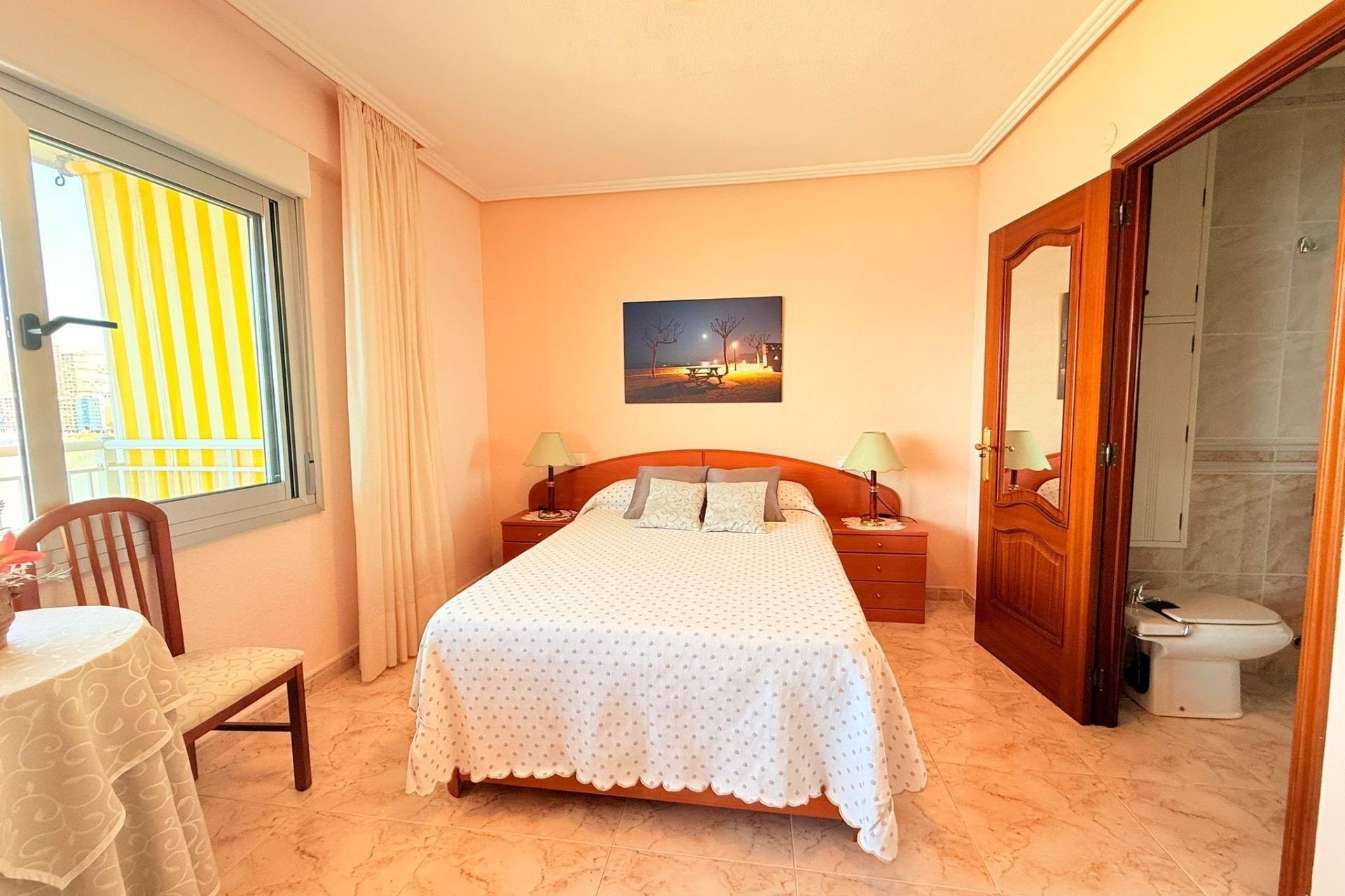 Resale - Apartment / Flat * - Benidorm * - Poniente