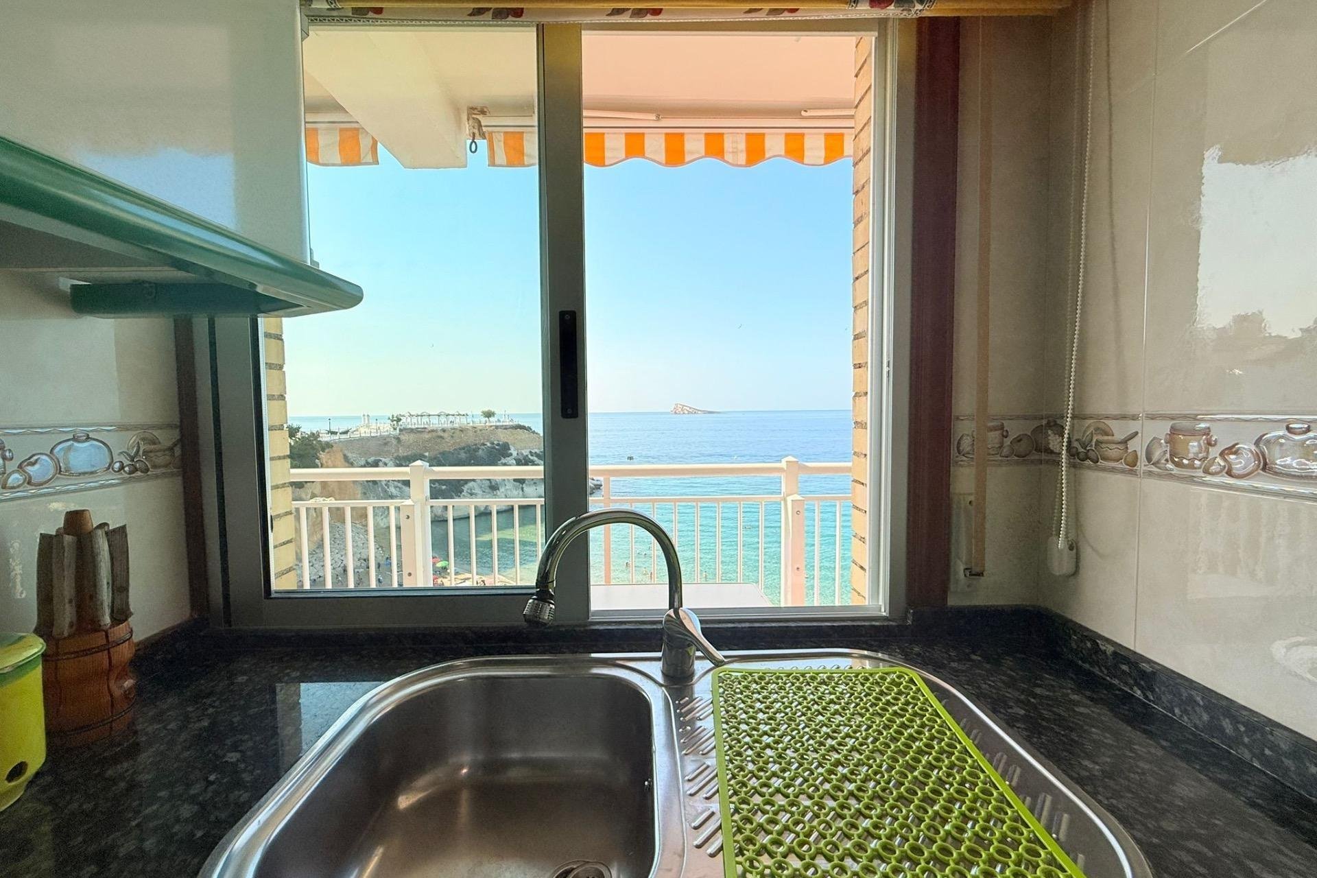 Resale - Apartment / Flat * - Benidorm * - Poniente