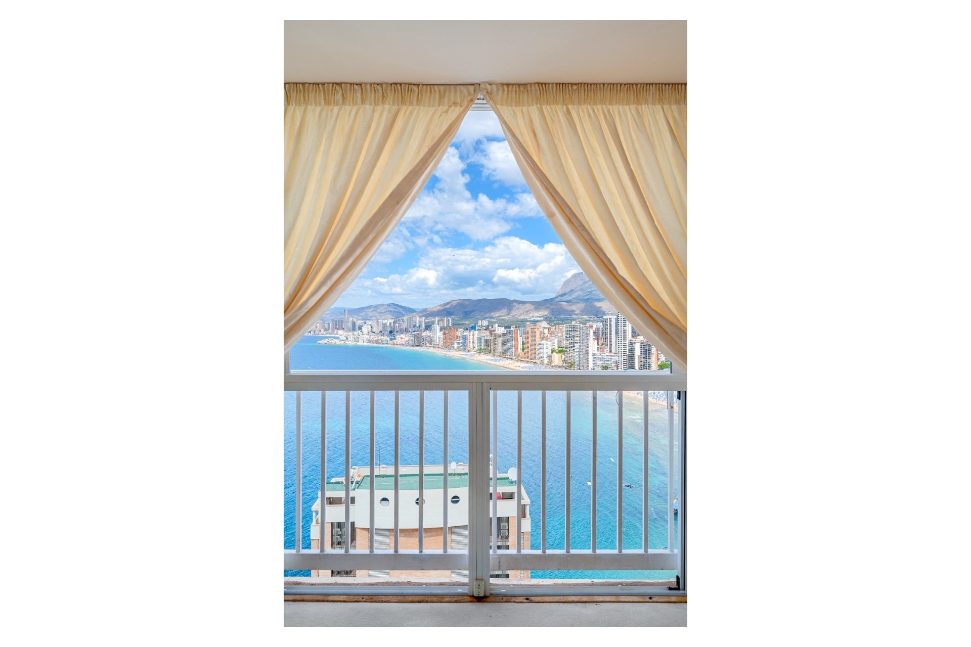 Resale - Apartment / Flat * - Benidorm *