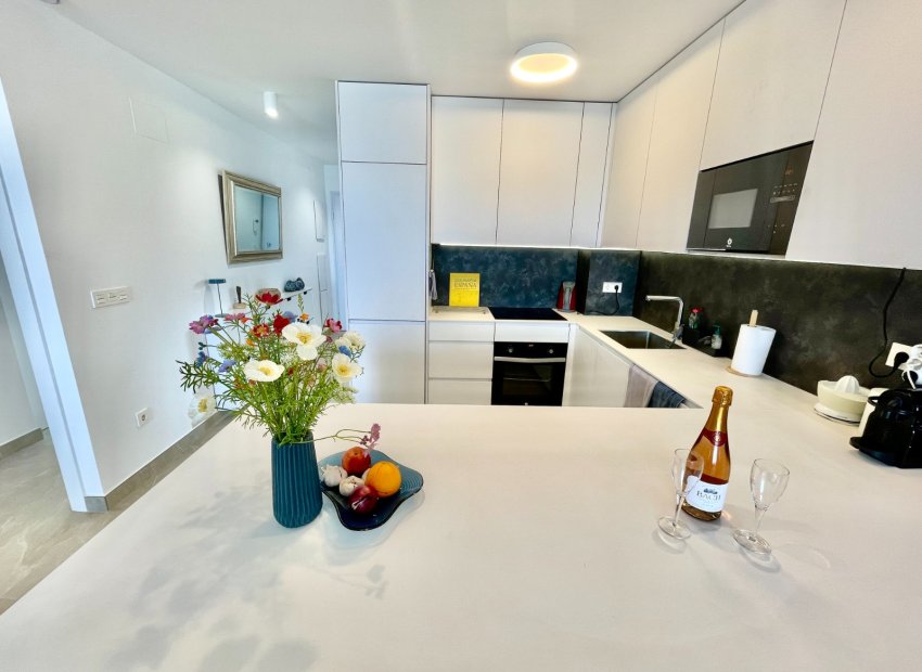 Resale - Apartment / Flat * - Benijofar *