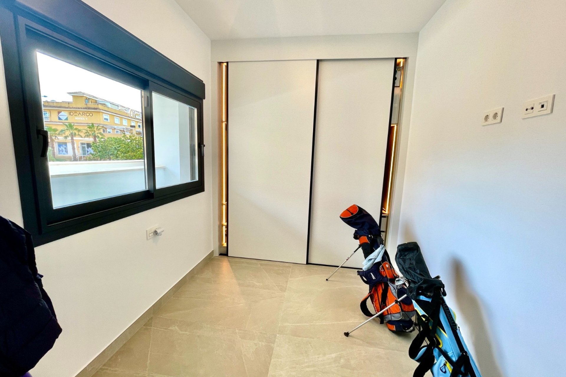 Resale - Apartment / Flat * - Benijofar *