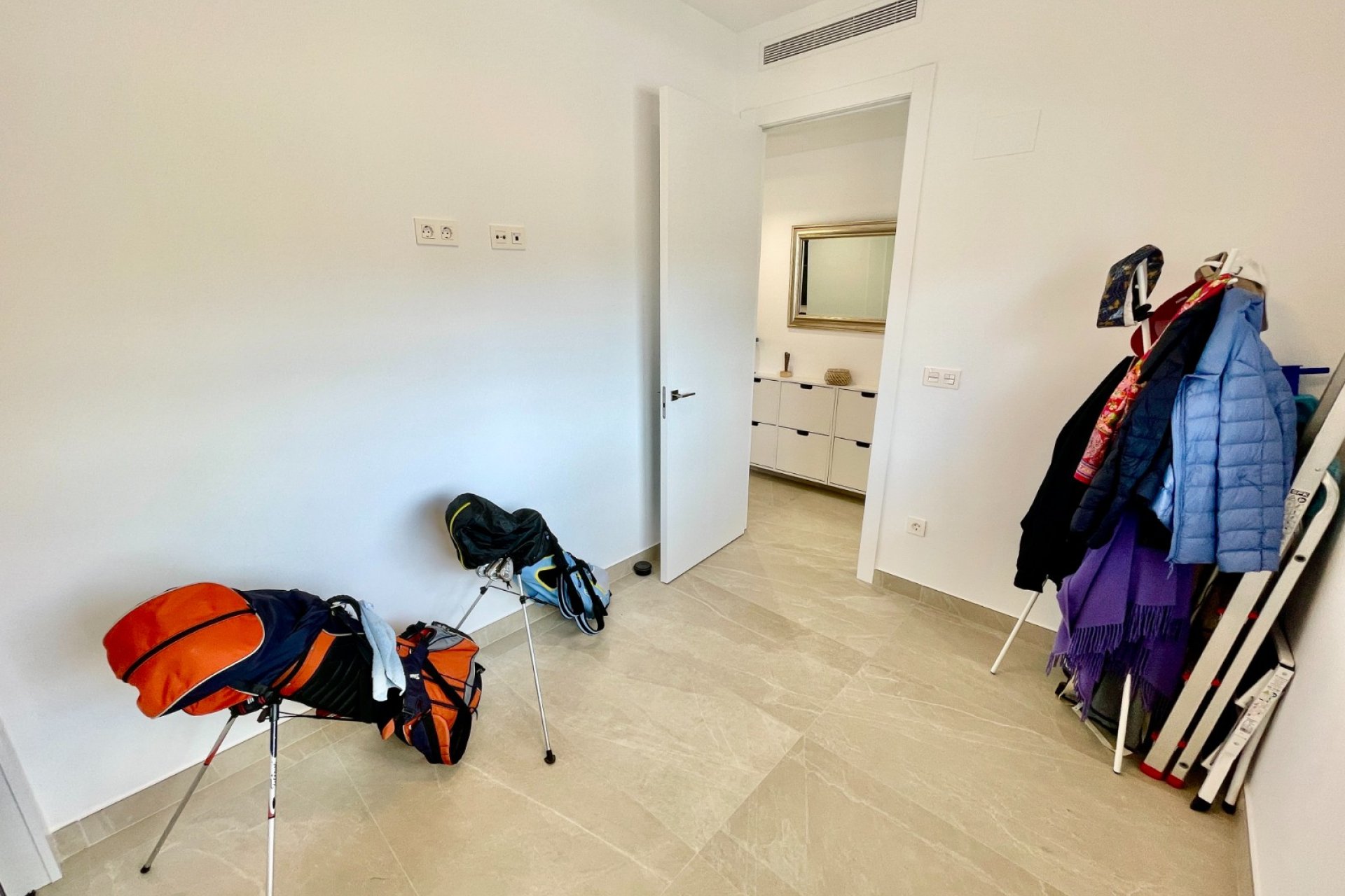Resale - Apartment / Flat * - Benijofar *