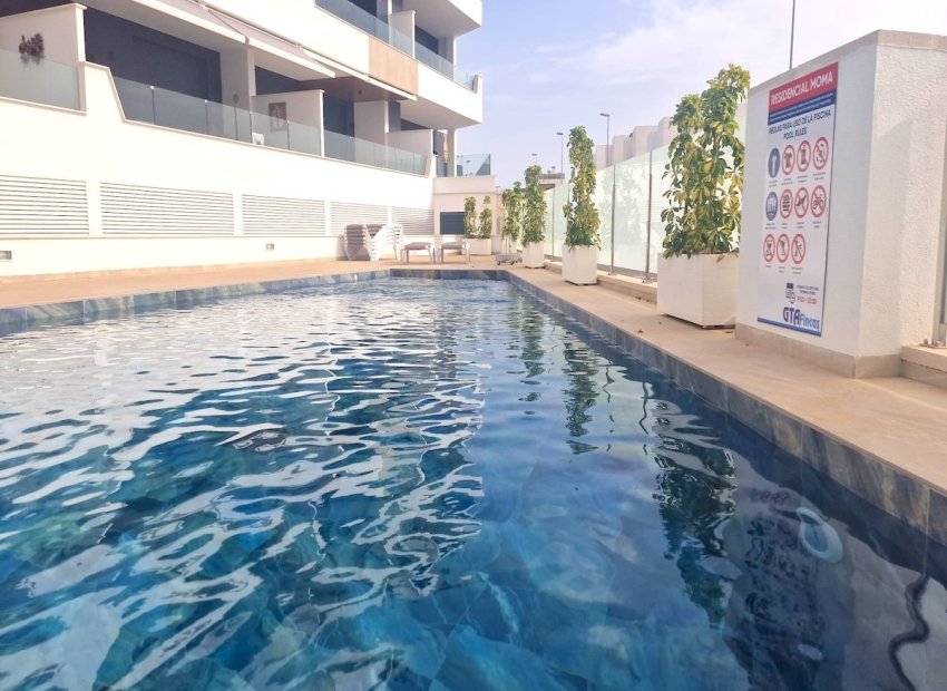 Resale - Apartment / Flat * - Benijofar *