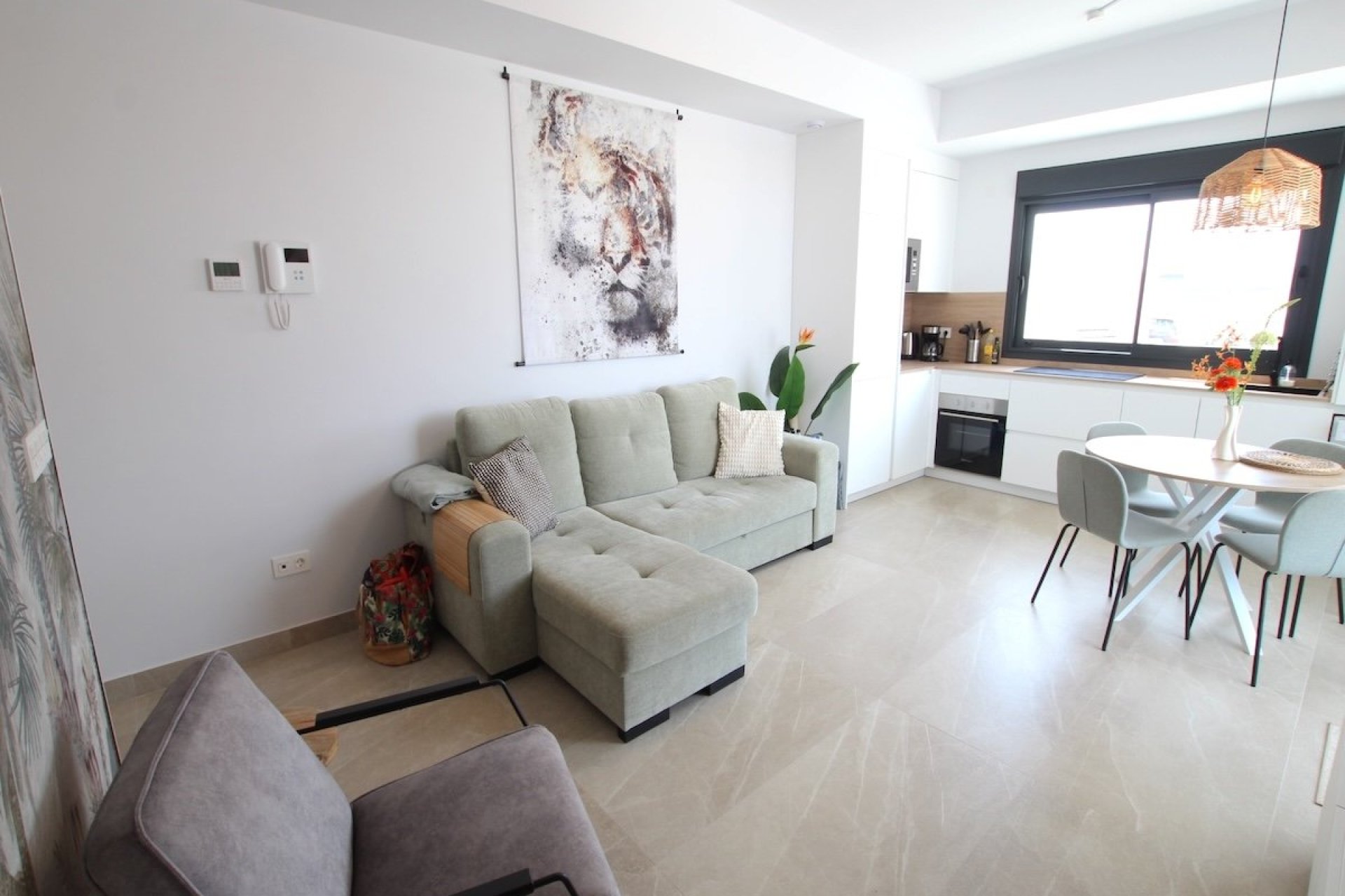 Resale - Apartment / Flat * - Benijofar *