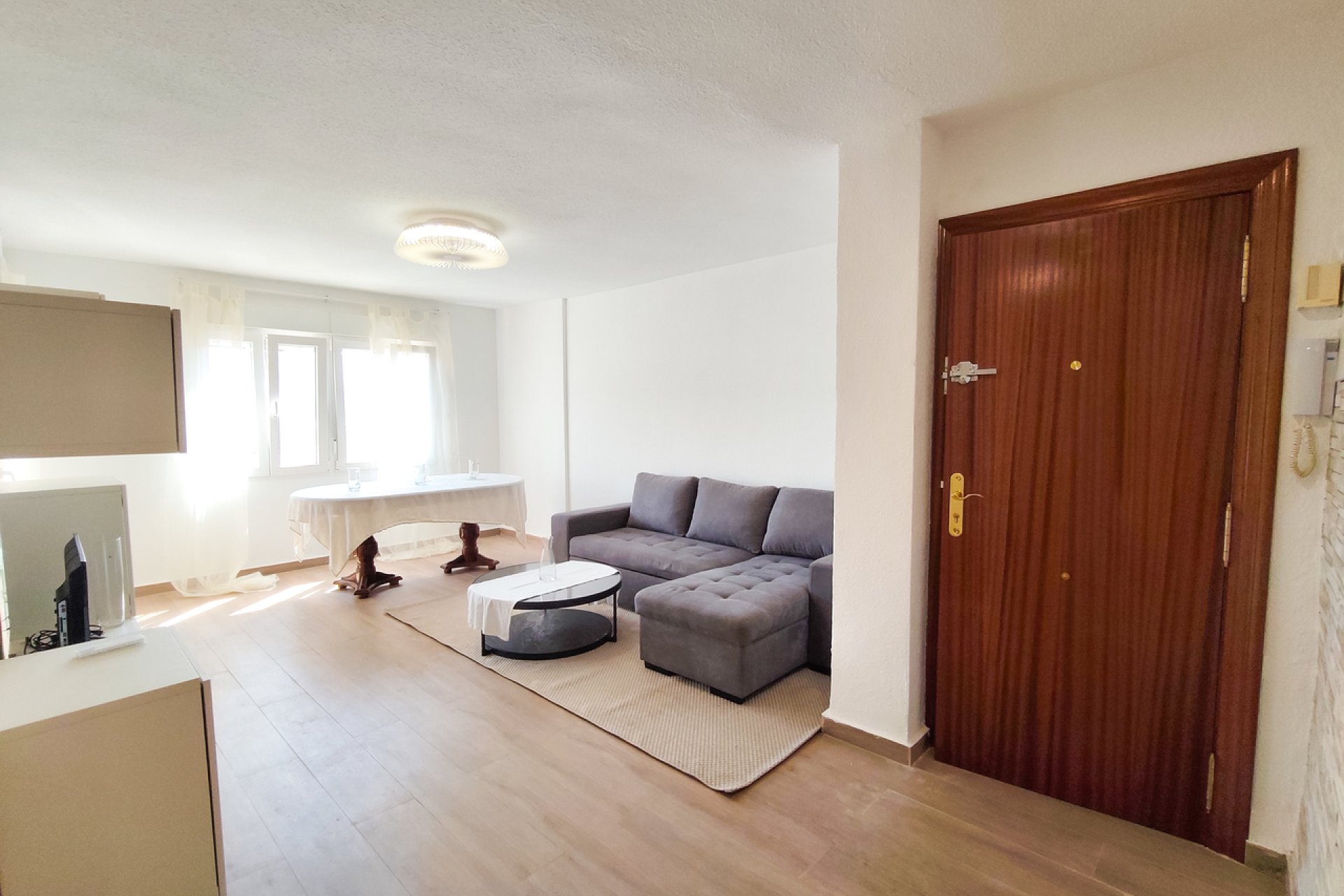 Resale - Apartment / Flat * - Benijofar *