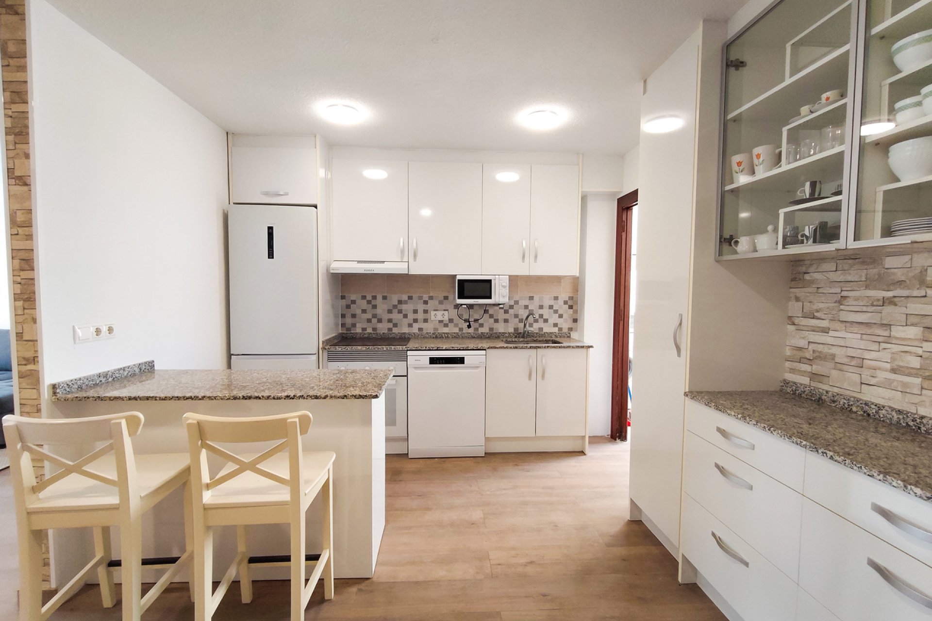 Resale - Apartment / Flat * - Benijofar *